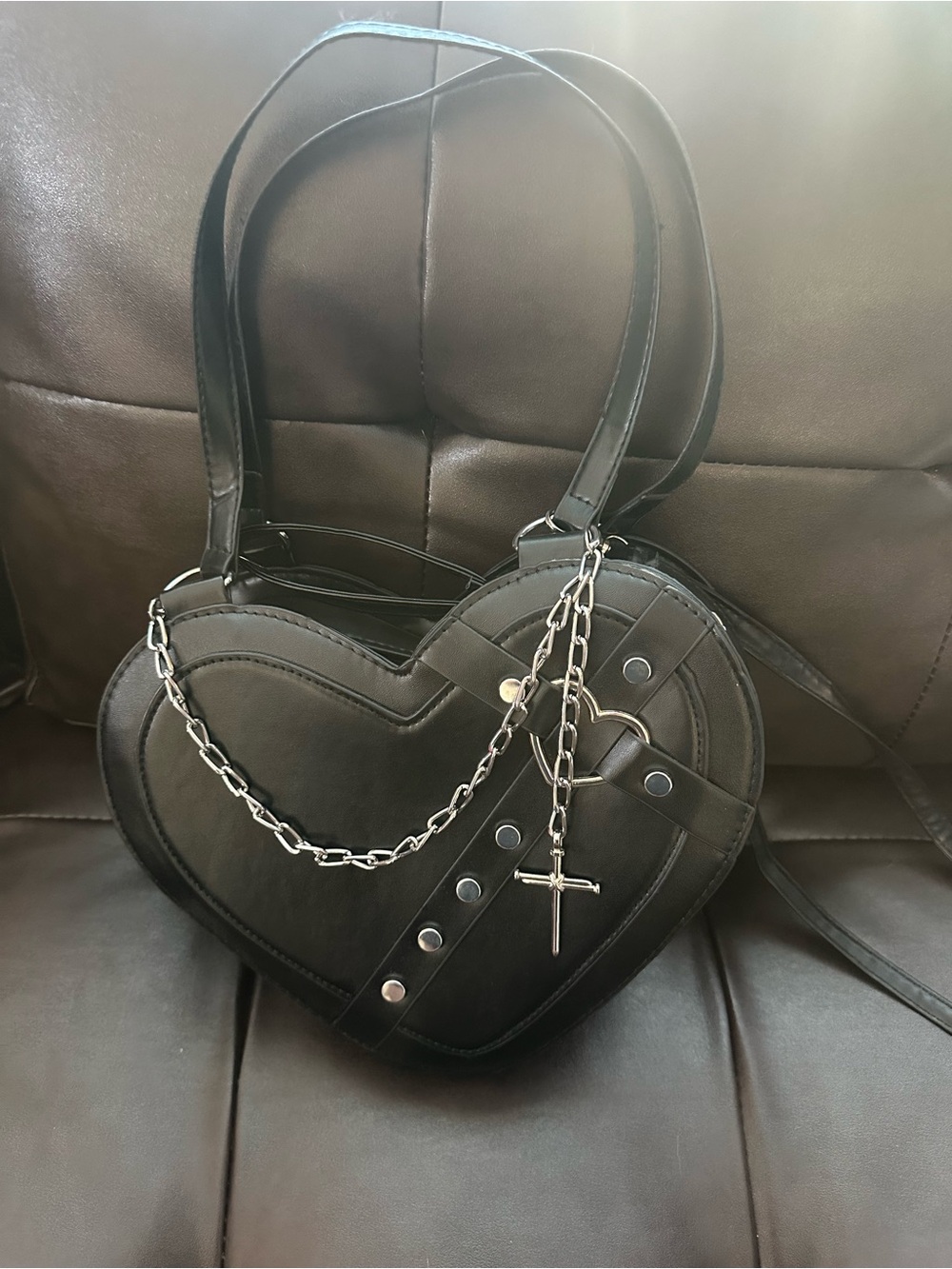 Black Heart-Shaped Crossbody Bag with Chain Accent